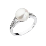 Strieborný prsteň s bielou riečnou perlou 25003.1