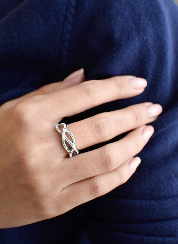 Strieborný prsteň s krištáľmi Swarovski biely 35039.1