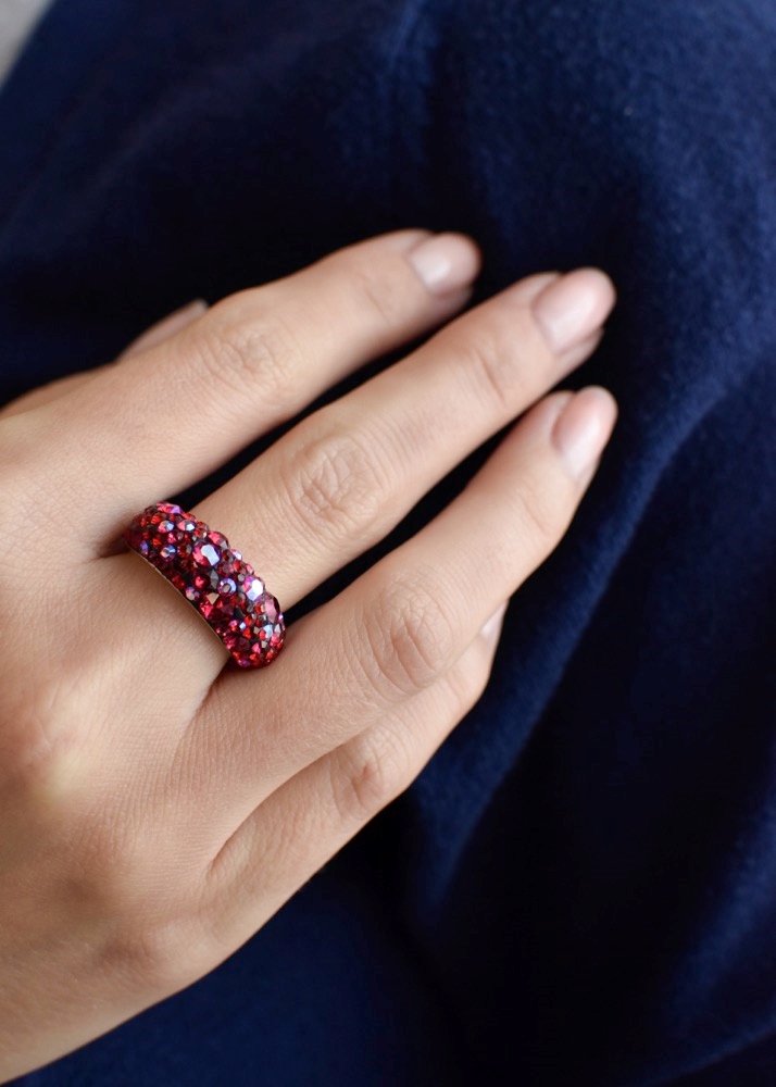 Strieborný prsteň s krištálmi Swarovski červený 35031.3 cherry