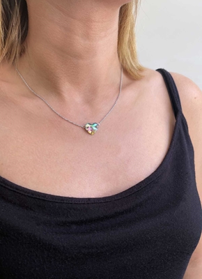 Strieborný náhrdelník s krištáľmi Swarovski zeleno-fialové srdce 32020.5